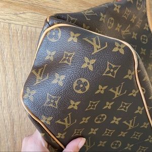 ** Extra Photos of Louis Vuitton**